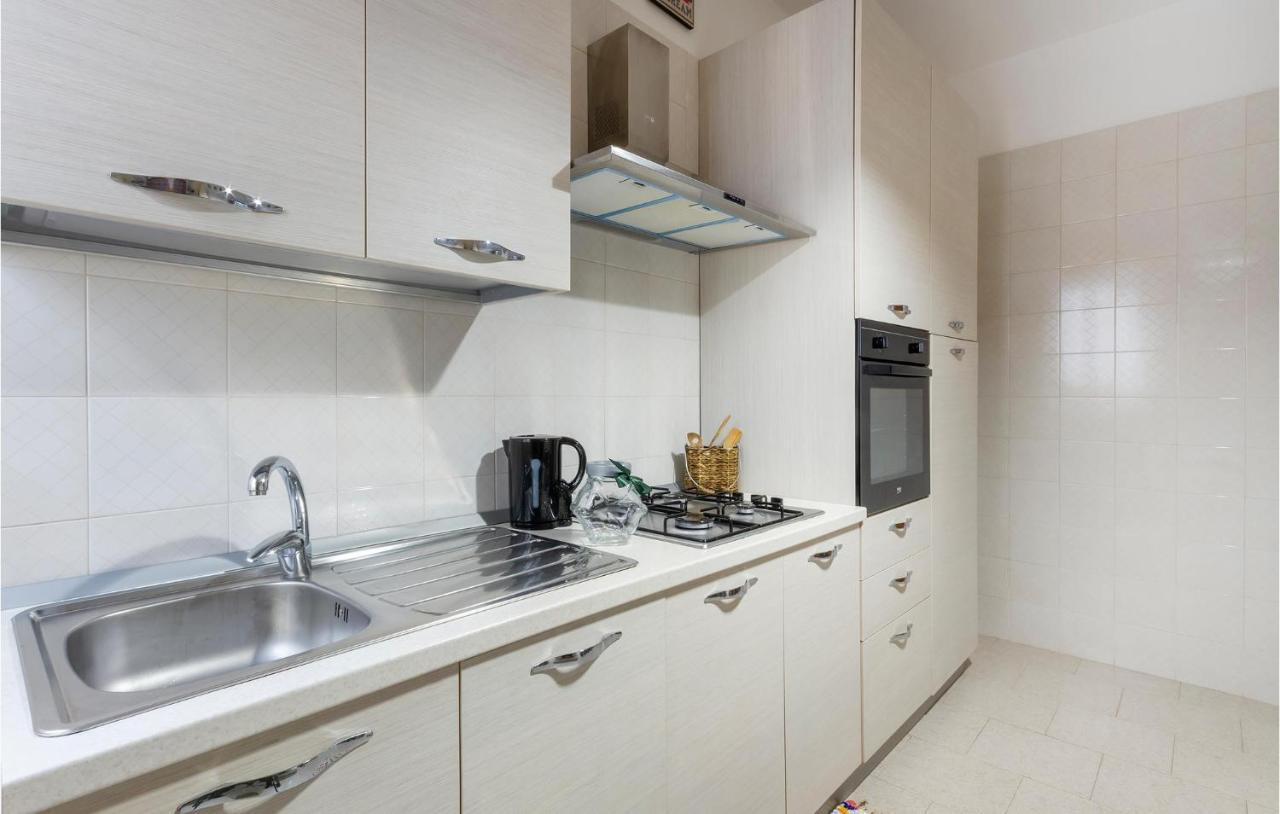 Lovely Apartment In Carovigno With Kitchen エクステリア 写真